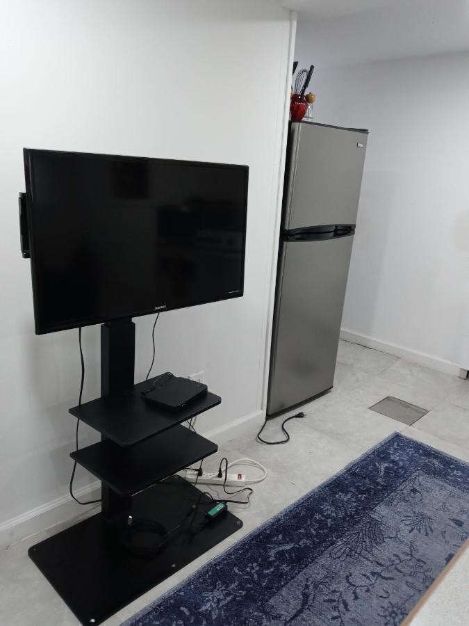 Ferienwohnung "Cozy Basement Retreat Just 40 Minutes To Nyc!" Irvington Exterior foto